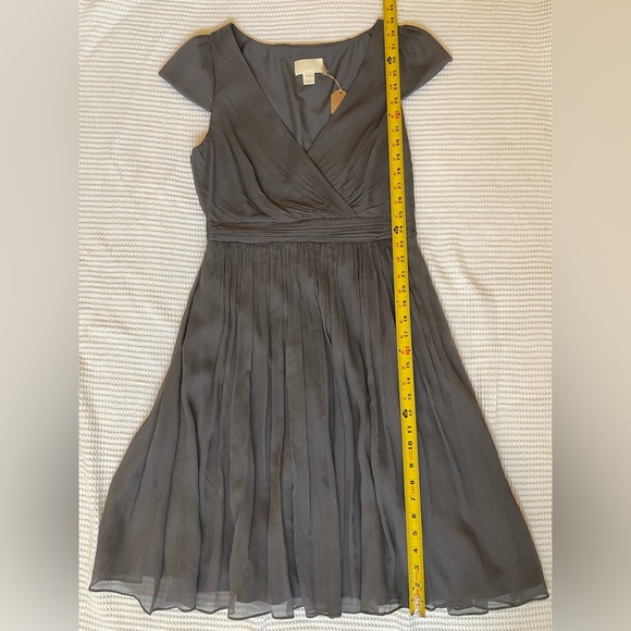 Like New. 100% Silk Ruched Chiffon Dress. Deep Taupe Size 8 Mirabelle - Picture 12 of 16